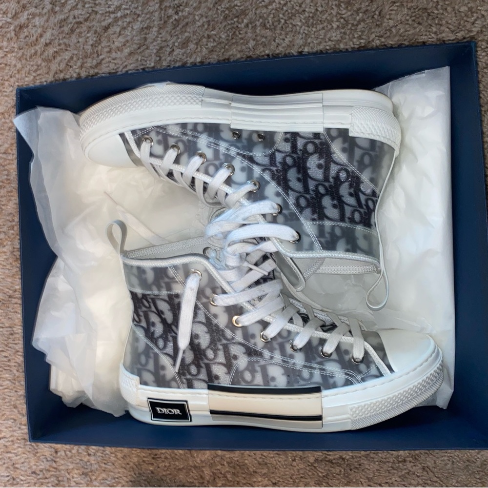 Size 7 fits like an 8 only wore 3 time